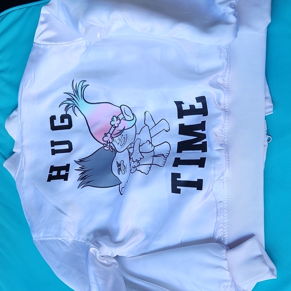 White winter jacket - Picture 4 of 6